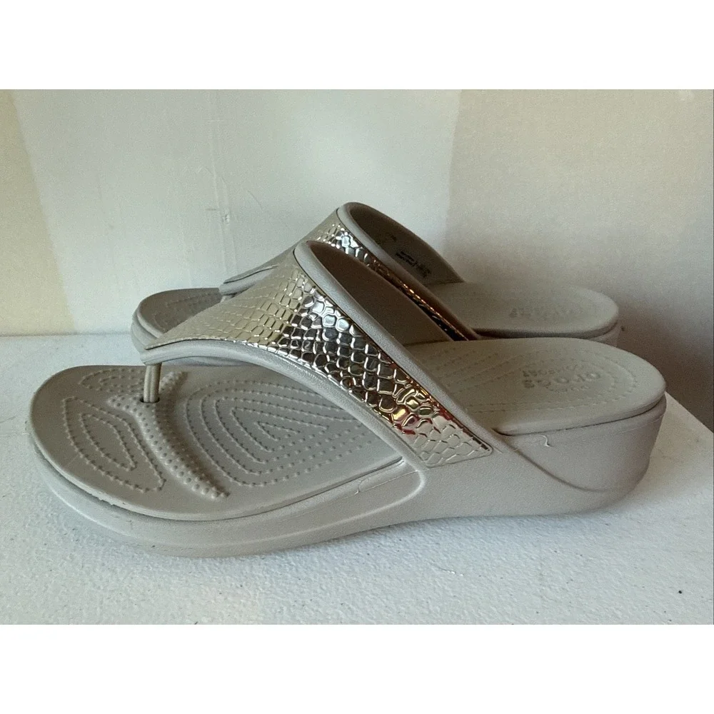 Crocs Capri V Shimmer Flip Flops Womens 9 White Rhinestone Wedge Sandals Slides